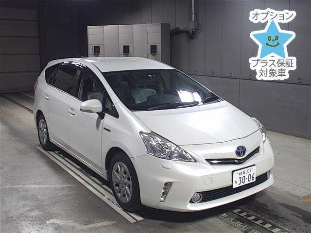 5845 Toyota Prius alpha ZVW40W 2013 г. (JU Gifu)